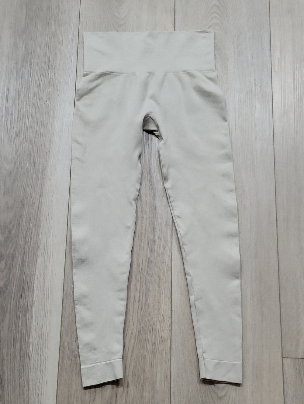 SET Active High-Waist Leggings in Light Cream